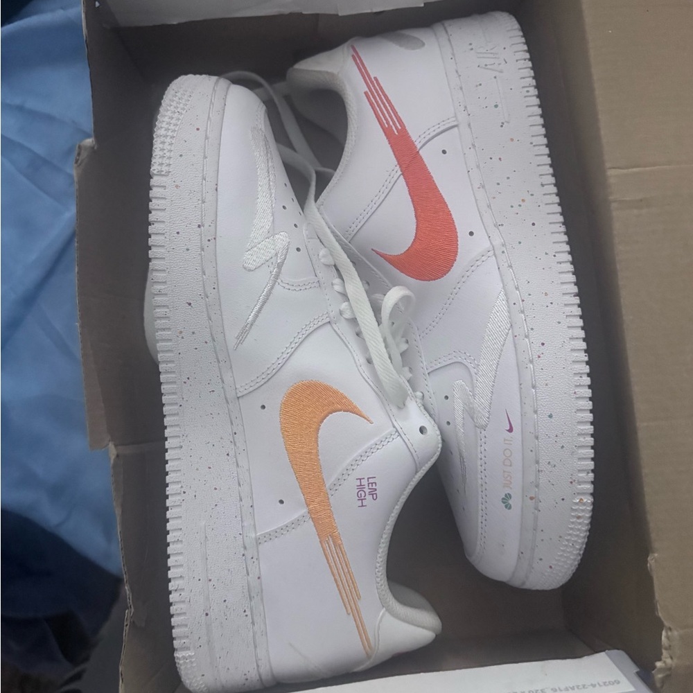 Nike low tops air force 1’s ‘07